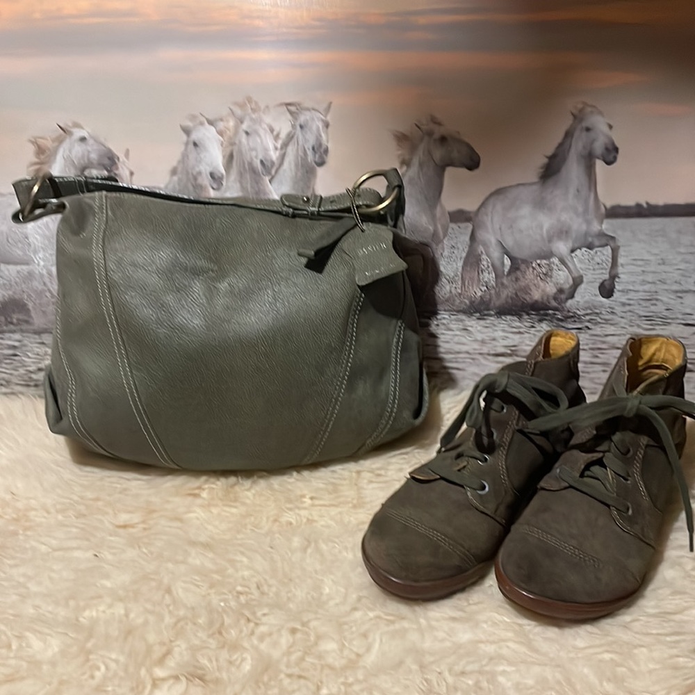 Danier XL green leather hobo bag